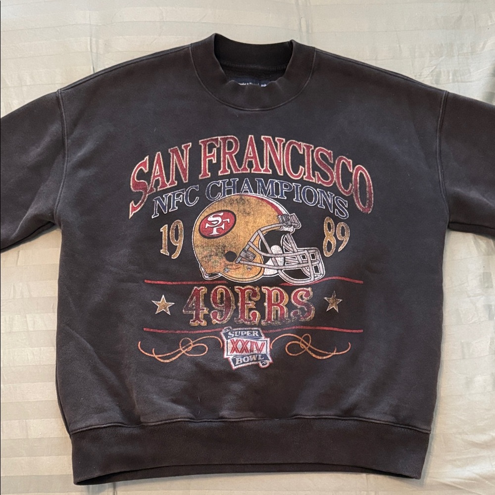 Abercrombie & Fitch San Francisco 49ers Graphic Crew Sweatshirt